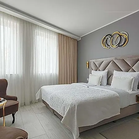 Heritage Stypia (adults Only)