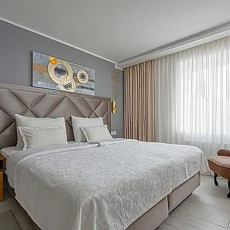 Heritage Stypia (adults Only)